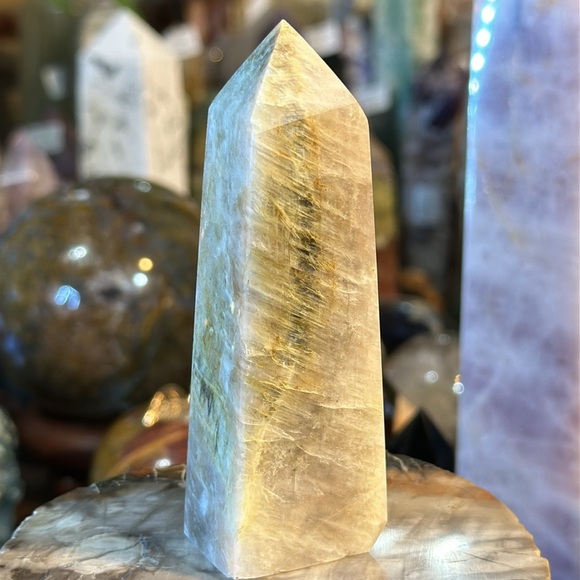 🎄SALE🎄Moonstone 4 Sided Crystal Point With Flash! - Picture 5 of 5